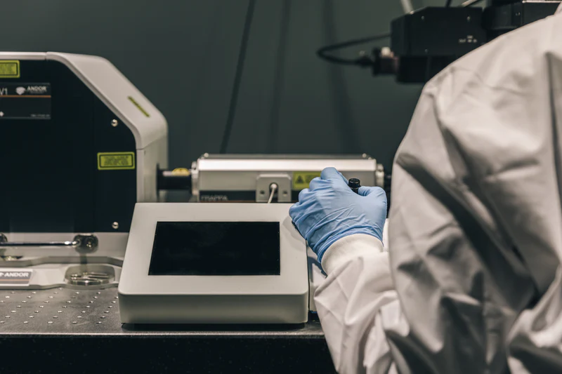 ETENWOLF engineering team conducting R&D precision testing and lithium battery management quality control in the laboratory.