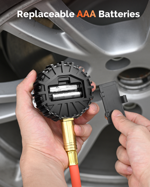 ETENWOLF T400 Replaceable Battery Design ETENWOLF T400 digital tire gauge back battery compartment with AAA batteries